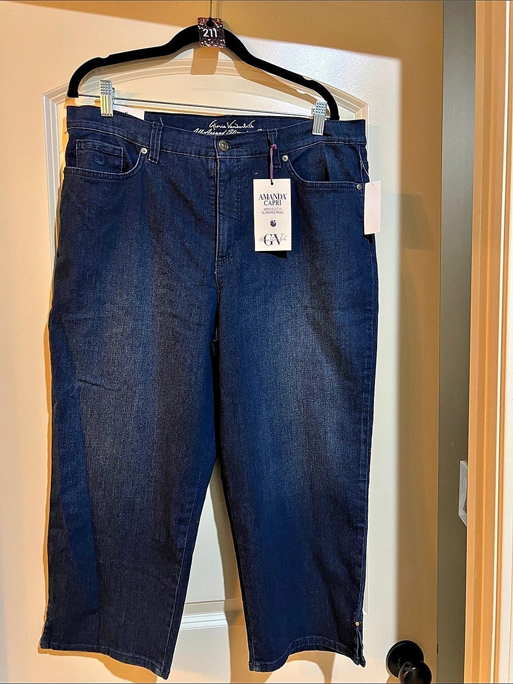 Gloria Vanderbilt Amanda Capri Jeans Blue Waist 16 average NWT H211